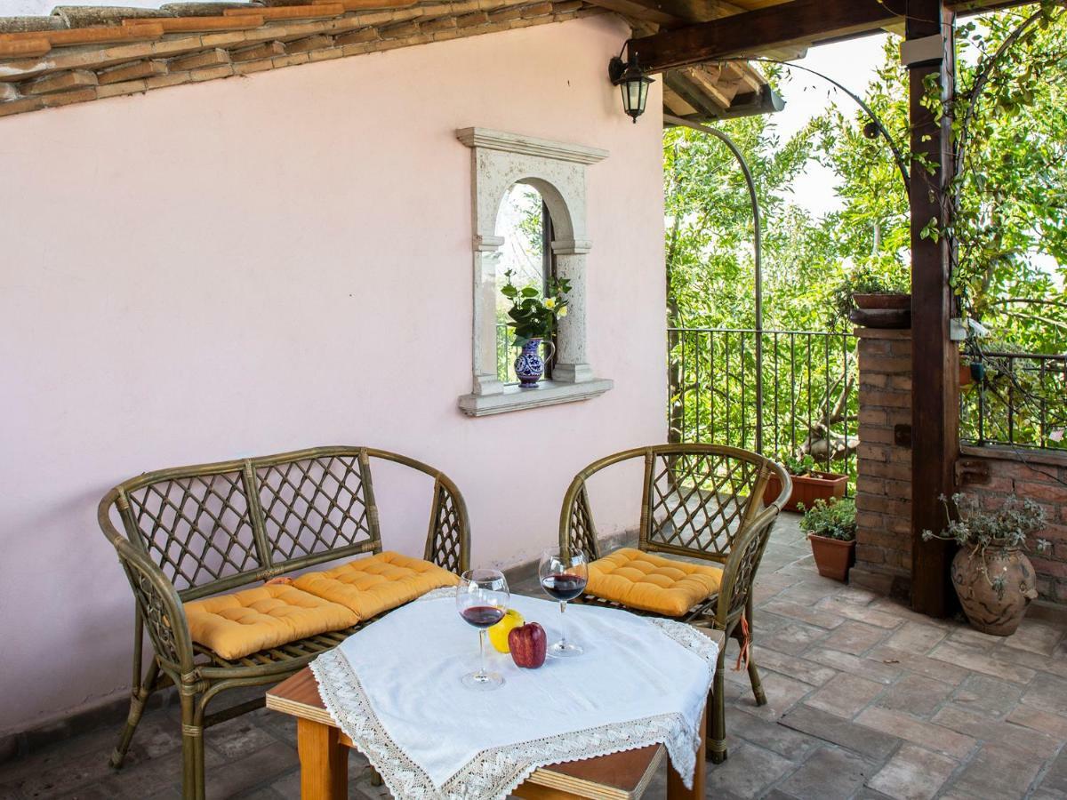 Al Guado Di Assisi B&B Бастия-Умбра Экстерьер фото